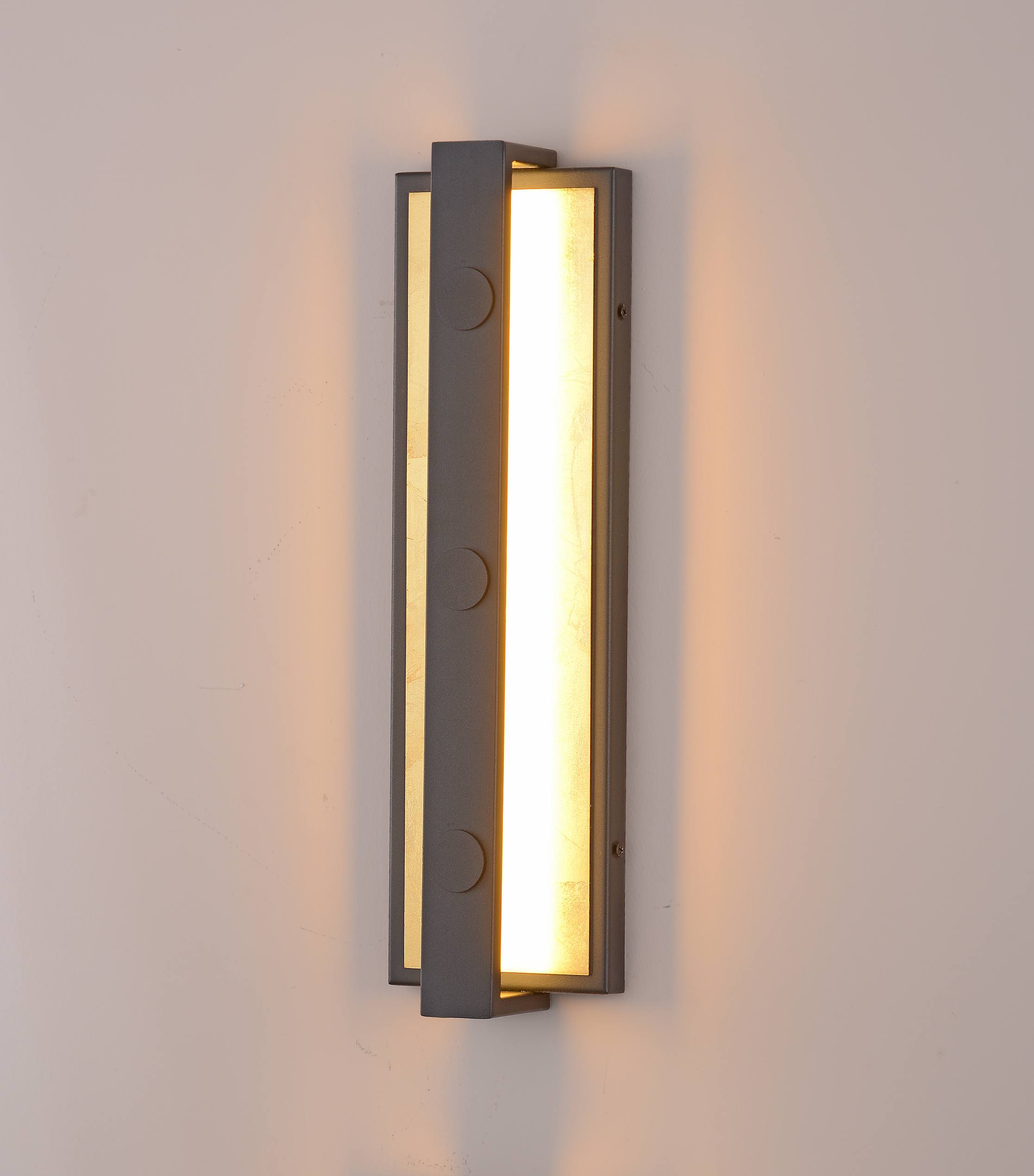 Vertical Gold‑Foil Metal Wall Sconce